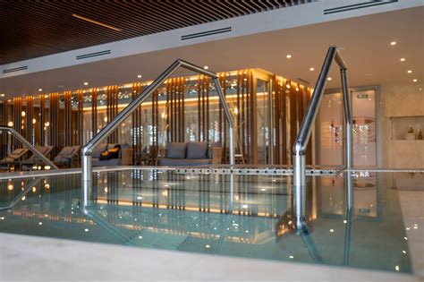 Amérian Hotel Casino Carlos V Reviews, Deals & Photos 2024.
